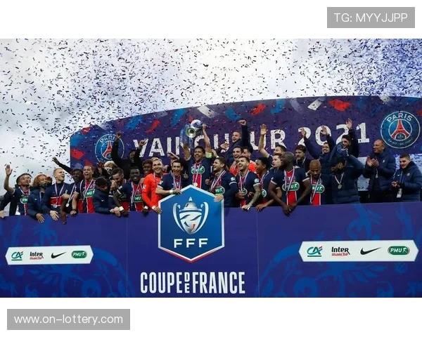 法国杯十六分之一决赛：巴黎FC爆冷1-0领先巴黎圣日耳曼